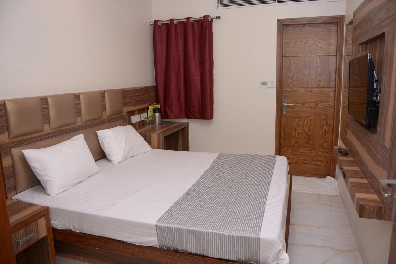 Hotel Golden Oasis - A Well Hygiene Property Paharganj Ngoại thất bức ảnh