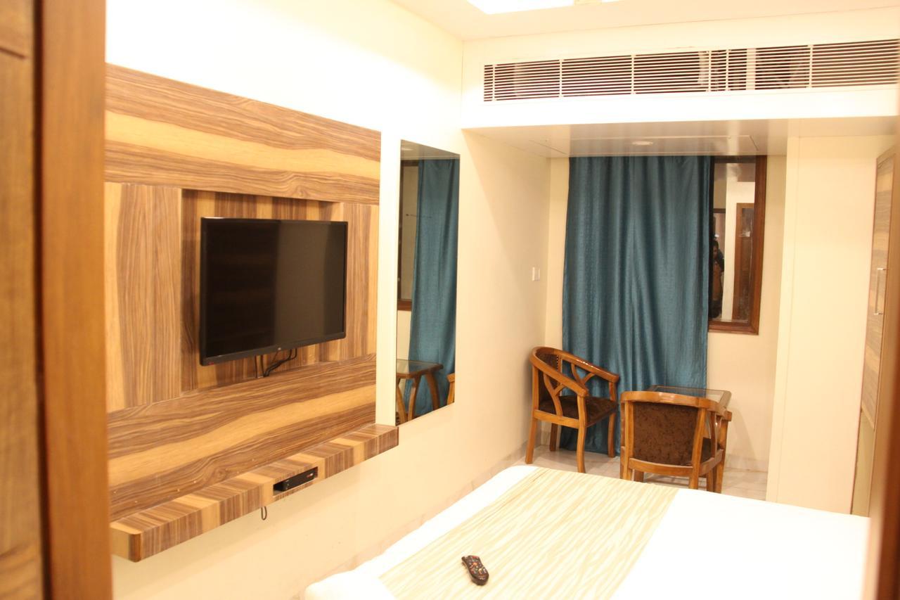 Hotel Golden Oasis - A Well Hygiene Property Paharganj Ngoại thất bức ảnh